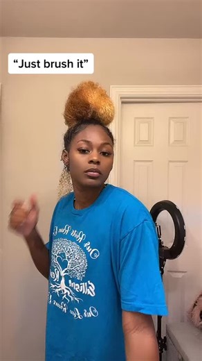 LEX 🦋✨ on Instagram: "INVEST IN YOUR CURLS TODAY ⬇️⬇️⬇️ Are you on your curly/natural hair journey or want to start? This guide is for you if struggle with: * Hair growth * Definition * Frizz * Shrinkage * Dryness * Damaged hair * Don’t know where to start * Breakage * Accepting your curls Let me help you! I’m a curly hair enthusiast and i’m looking to help and inspire people to embrace and take care of their natural hair. I created this eBook to help others on their curly hair journey! This eB