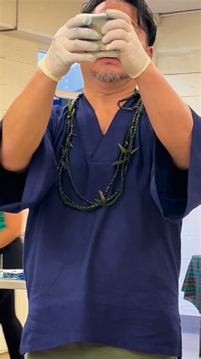 Hawaii Stitchery & Fibre Arts Guild on Instagram: "Another #shibori demo. They learned the meaning of the word WOW! and were tickled to learn it Mahalo @konsei_shibori 👏👏👏"