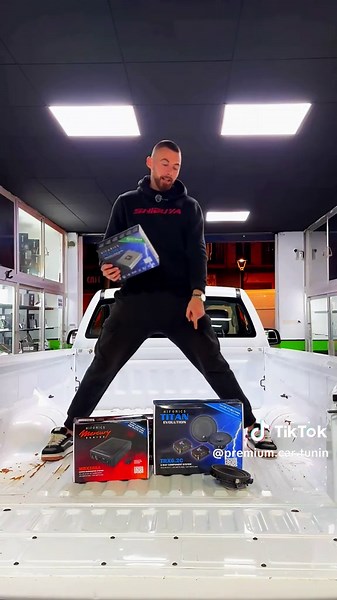 Ford Ranger con pantalla CarPlay Premium y un sonido calidad interior que cambia por completo la experiencia dentro del coche. Conectividad total audio nítido = conducción mucho más premium. 🔥🚘🎶 ——————————————— 📲 Llama ya y reserva tu instalación. Plazas limitadas. Premium Car Tuning AUDIO •• MULTIMEDIA •• ILUMINACIÓN •• CÁMARAS •• SEGURIDAD Y CONTROL PANDORA 📍 Calle Islas Canarias 140, Valencia 📞 WhatsApp: 624.038.357 #FordRanger #CarPlay #AndroidAuto #SonidoPremium #CarMods