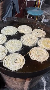 How funnel cake are made