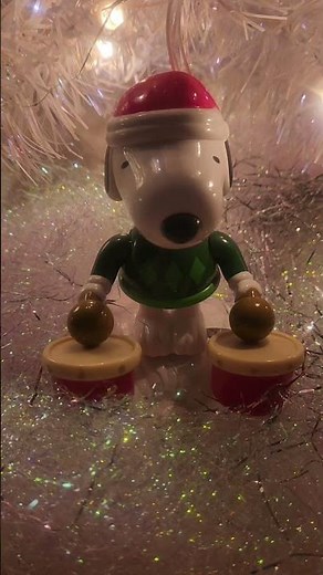 Snoopy Performs the Red Baron Song # Snoopy#TheRoyalGuardsman#TheRedBaronsong# ChristmasFun