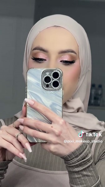 Kako popraviti grešku pri stavljanju eyelinera