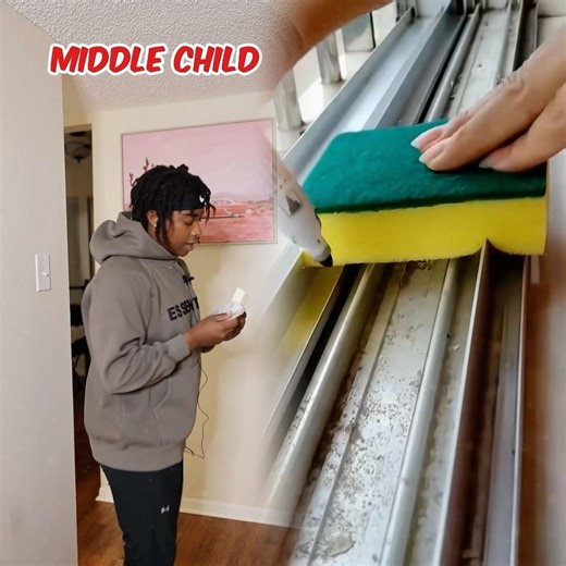 When you’re the middle child (Ep.8) 😂 comment ur favorite drink for a ❤️ DankScole