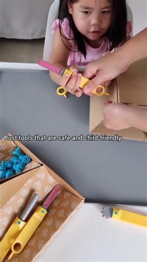 Easy DIY Cardboard Bunny with Makedo