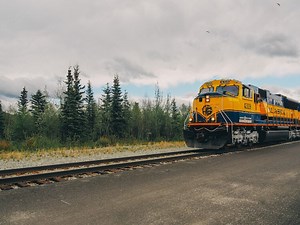 Alaska Railroad Review: GoldStar or Adventure Class?