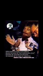 Joseph Burrus, conocido como “Amazing Joe”, era un mago y escapista estadounidense que soñaba con superar a Houdini. El 31 de octubre de 1990, en una noche simbólica de Halloween, intentó un truco extremo: ser enterrado vivo en un ataúd de cristal bajo tierra y escapar sin ayuda. El acto fue transmitido en vivo. Nunca salió. El libro “Lo Inexplicable: Perderás la fe en la humanidad” muchos lo están leyendo y sobre todo viendo lo crudo y real que es el mundo..👇👇 Si deseas adentrarte en los más 