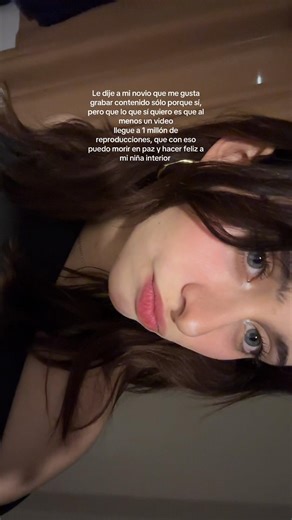 Voy a ser honesta, a mí, me da un poco de vergüenza, sentir felicidad por esto, porque siento que no es la gran cosa, ya que hay muchas personas que lo logran y de forma más fácil y rápida, yo simplemente se lo dije como un dato Random a mi novio, cuando por fin lo cumplí, sólo sentí un alivio, pues suelo ser así con todas mis metas, no suelo alegrarme por concluir y lograr algo que me propuse, y si lo llego a hacer es pasajero por unos segundos, si no, siento que estoy siendo creída. Por el con