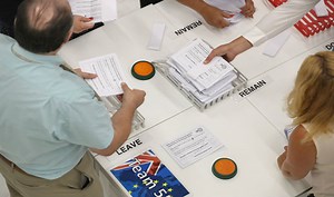 ‘Leave’ leads in early returns from Brexit vote