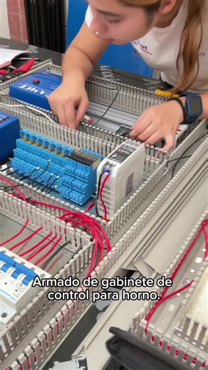 #asmingenieria Armado de Gabinete de control para horno. 👷🏻👷🏻‍♀️ Síguenos en nuestras redes sociales. #asmingenieria #programming #automatic #tablero #ingenieria #horno #ingenieriacivil #ingenieriaindustrial #parati #foryou #foryoupage #sabiasque