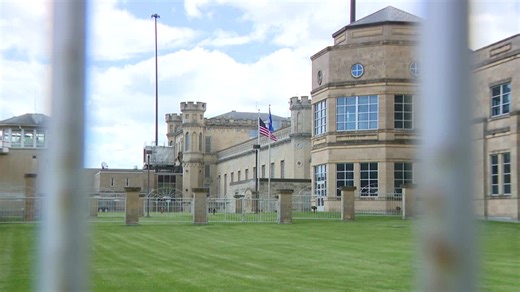 Former guards, inmate families urge Wisconsin lawmakers to fix prisons