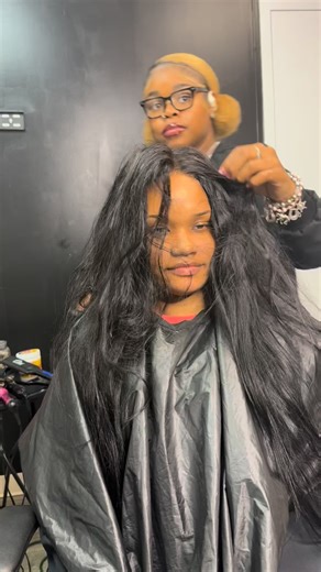 WE LOVE 2x6 CLOSURES TOO ✨💕 • • Don’t miss out on your Diamond experience because you don’t want a frontal or any adhesive!! This glueless 2 x 6 closure sew-in could still give you the flawless experience with being low maintenance 💕💕 | Diamond Chanise
