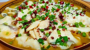 大厨教你酸菜鱼正宗做法，掌握这个步骤，比饭店的还好吃，超简单