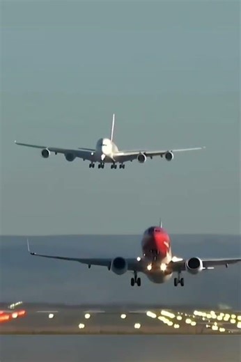 Emirates AIRBUS A380 beautiful landing 🛬 #emirates #aviation