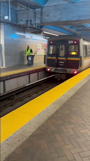 Marta Rail action | Eastbound green line train | Atlanta Five points station