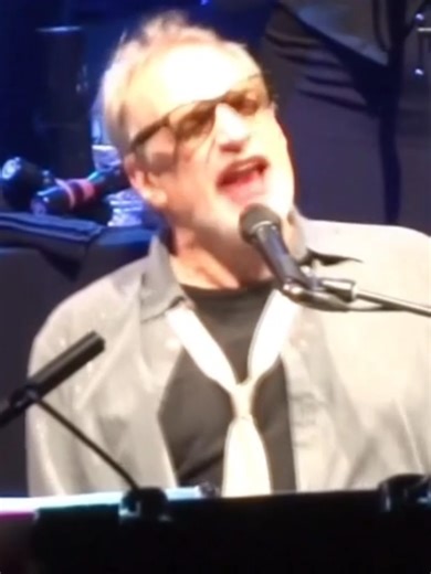 Steely Dan Josie New York City 2013 #steelydan #josie #ajaalbum #beacontheatre #newyorkcity #2013
