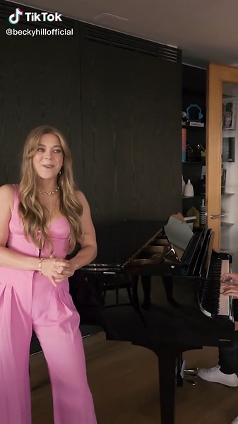 of course the chipmunk version goes viral 😂 thank you for the love ❤️ full version is out everywhere #Remember #CasaTiktok @davidguetta