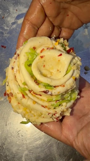Chilli Garlic Lachha Paratha #chilli #garlic #paratha #cookingrecipes #viral