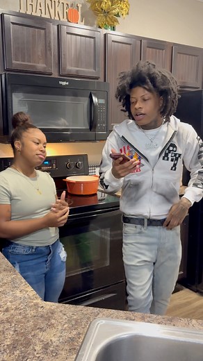 That Plug who make Females Uncomfortable 😂 | Reg Toofunny