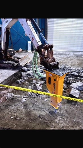 💥 UtiliTough breaker on a Bobcat E42—concrete demo made simple. Steady hits, clean breaks, and the perfect setup for tight jobsite work. Message me your machine make/model mount style (quick attach, pin-on, pin grabber, or skid steer) and I’ll match the right breaker package. #HydraulicBreaker #BobcatE42 #MiniExcavator #ConcreteDemo #ConstructionEquipment