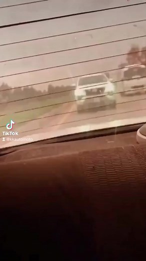 1.6M views · 33K reactions | Part tukar gear tu, semacam satu kepuasan pulak dengar. kredit : kakautomoto #manual #jiwakental #jangangaduh #amanselalu #kakikereta | Kaki Kereta | Facebook