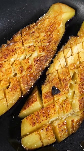 【１３０万回再生の人気レシピ】ただ焼くだけで驚くほど旨い！やみつき焼きトロなすの作り方 #shorts 【kattyanneru】