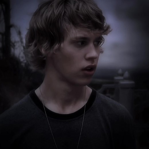 Austin Butler in Aliens in the Attic Trailer