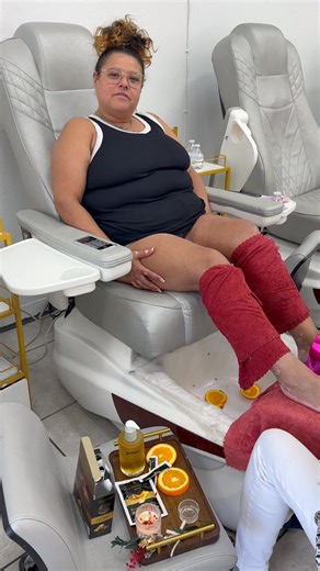 💚✨ Real Reactions. Real Relaxation. ✨ 💚Our client experienced the CBD Volcano Pedicure — and her smile says it all! 🌋💦From the bubbling detox soak to the warm CBD-infused massage, it’s more than a pedicure — it’s a luxury escape for your body and mind. 🪷 Soothe. Restore. Glow. 📍 InStyle Nails & Lashes 7175 W Lake Mead Blvd, Suite 154 Las Vegas, NV 89128 📲 Call/Text: (702) 638-0888 🌐 Book online:￼ instyleinlv.com #VolcanoPedicure #LuxuryNailSalon #InStyleLasVegas #RelaxInStyle #SpaExperie