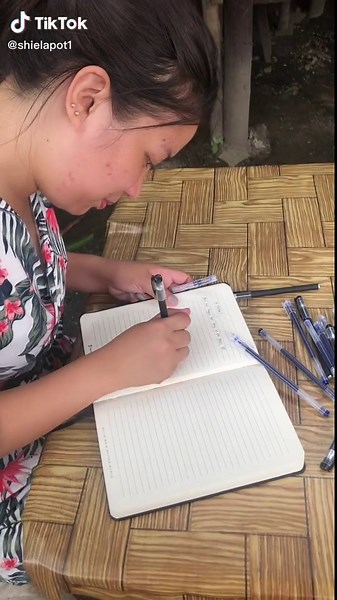 Only ₱2.88 for Gel pen 0.5 black student with a signature pen carbon pen ink pen office stationery! Don't miss out! Tap the link below #ballpen #murangballpen #gelpen