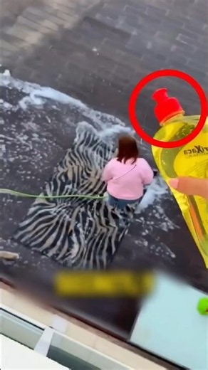 Daughter’s Carpet Prank Went Wrong Immediately! 😱🤣