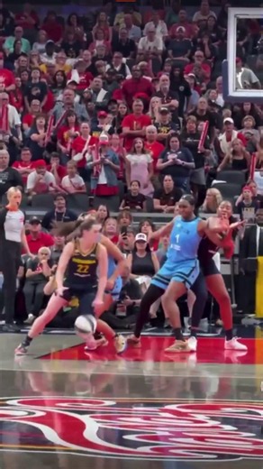 Clark Spins #sportsnews #wnba #women #sports #basketball #game #caitlinclark #fever #game #espn