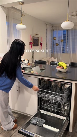 Essential Tips for a Tidy Closing Shift