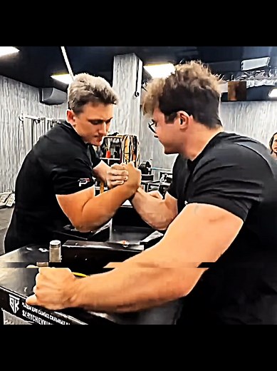 Akimbo 69 vs Makarov 2025: Arm Wrestling Showdown