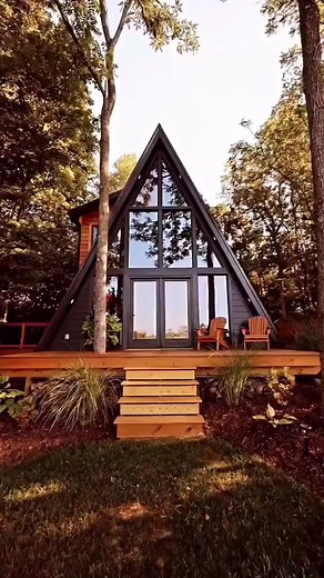 I'm in love with this tiny cabin in the forest. It's the perfect place to relax and recharge. 🌻🌿🏠#offthegrid #cabin #tinyhouse #livingoffgrid #offgrid | The Off Grid Cabin