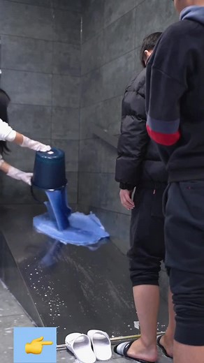 👾 #antislip 👾 #supersupersupersuperantislip #safeshower #slippers #helloslippers