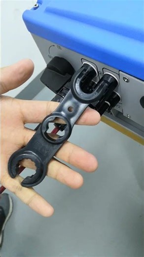 How to get off the MC4 connector with spanner