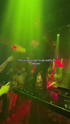 Go go go #miami #party #friends #miamibeach