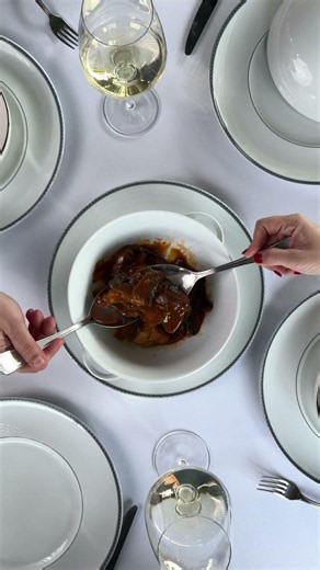 Πεσκανδρίτσα κοκκινιστή με μανιτάρια Portobello στη Μαύρη Θάλασσα