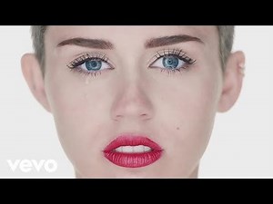 Miley Cyrus - Wrecking Ball (she's naked)