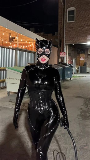 Meow. 🐈‍⬛ #catwoman #michellepfeiffer