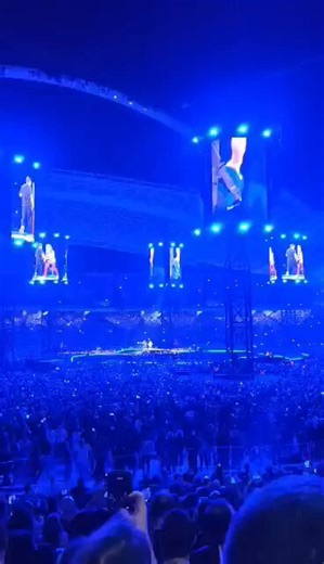🎸 «Δε χωράς πουθενά» και στη συναυλία #Metallica🎶https://t.co/eBipND3kFl