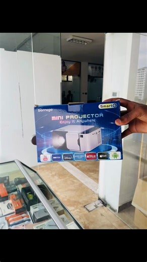 Resolution: Native 1080P HD with 4K support for clear visuals. Brightness: 150 ANSI Lumens, which is best suited for dark or low-light environments. Smart Features: Built-in Android 13 OS, providing access to over 8,000 apps including YouTube and Netflix. Connectivity: Equipped with Wi-Fi 6 for stable streaming and Bluetooth 5.4 for connecting external audio. Projection: Can project an image up to 200 inches, though 120–150 inches is often recommended for optimal clarity #BorregoSmart6 #BorregoP