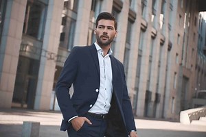 124 Dress For Success Studies [2021] - Why you should dress well.