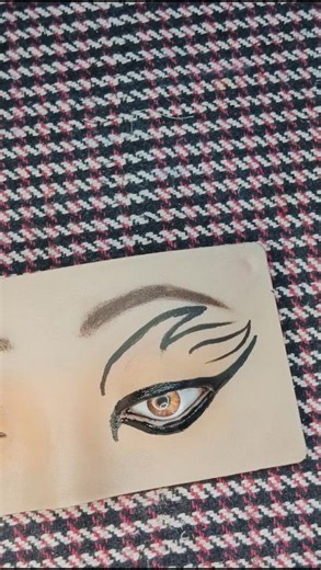 Extreme Eyeliner Techniques: The Art of Graphic Liner #shorts #shortsfeed #ytshorts #makeuptips