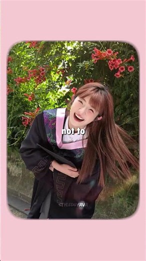 🎓 Graduation Photo Poses That Instantly Make You Look Amazing! 📸