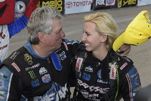"Dad doesn’t know how to switch from boss to father": When Courtney Force talked about racing with John Force