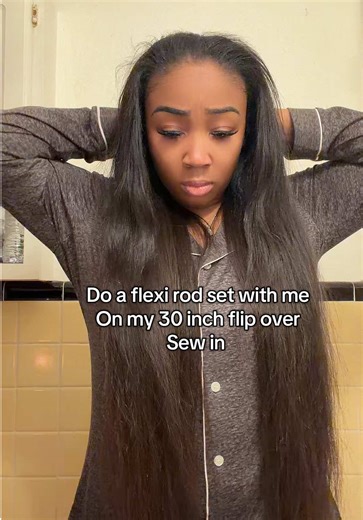 The next time I do this it’s going to be fireee! I know what I did wrong and how to fix it now 🥰 #flexirods #hairtutorial #flipoverquickweave #flipover #sewin