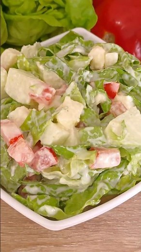 Delicious, healthy, and nutritious lettuce salad: requires few ingredients. 💥😋