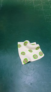How to make table cloth out of fondant / cake topper . . Hi this is a fondant table cloth making tutorial . . #cloths #table #fondant #cake #toppers #green #round #cocomelon #design #flowers #3d #3dflowers #caketopper #fondantcake #ajay_kumar0321 Ajåy Kumar | Ajåy Kumar