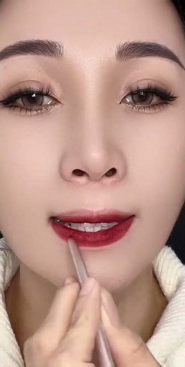 Lip Liner Hack for Fuller Lips 💋 | Easy Lip Shaping Trick for Beginners | Perfect Lip Makeup Tips