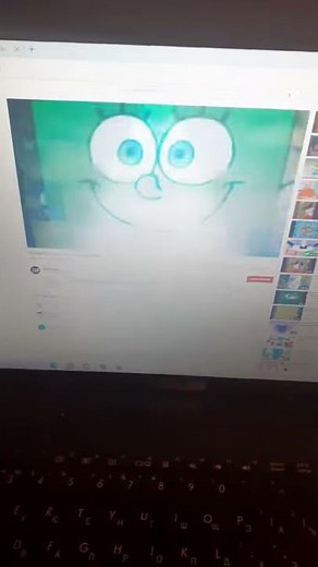 its a Spongebob Christmas Intro Hungarian (Theme Song) ⛄